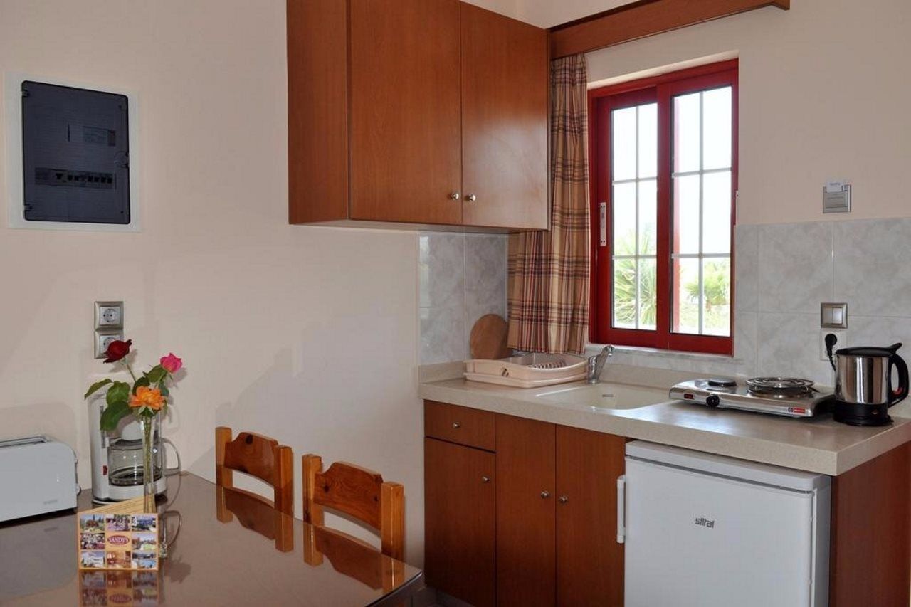 Sandys Studios Apartments And Log Villas Psalidi  Exterior foto